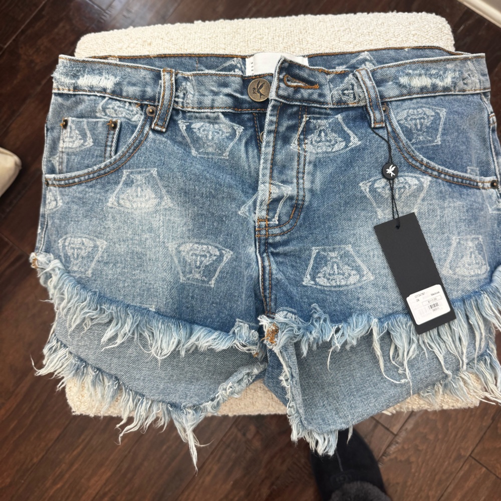 One Teaspoon Medusa cut off shorts- new with tags !  Size 29